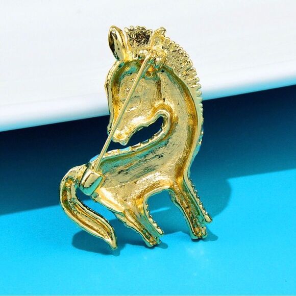 🦓 NEW stunning hand painted zebra brooch 🦓 - Picture 3 of 4